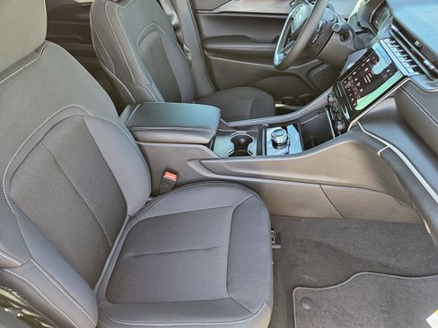 New 2026 Jeep Grand Cherokee Laredo image 15