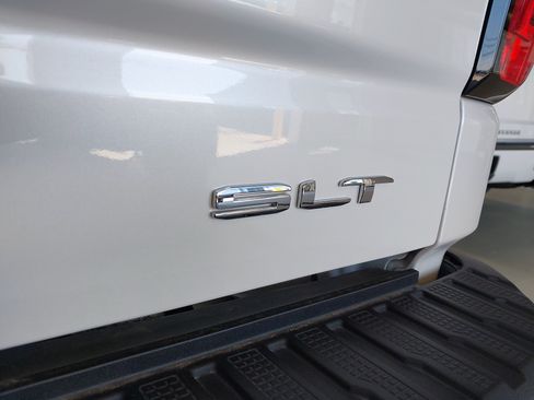 Used 2024 GMC Sierra 1500 SLT w/ SLT Premium Plus Package AWD/4WD image 33