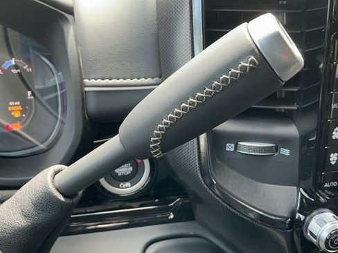 New 2026 RAM 2500 Limited AWD/4WD image 14