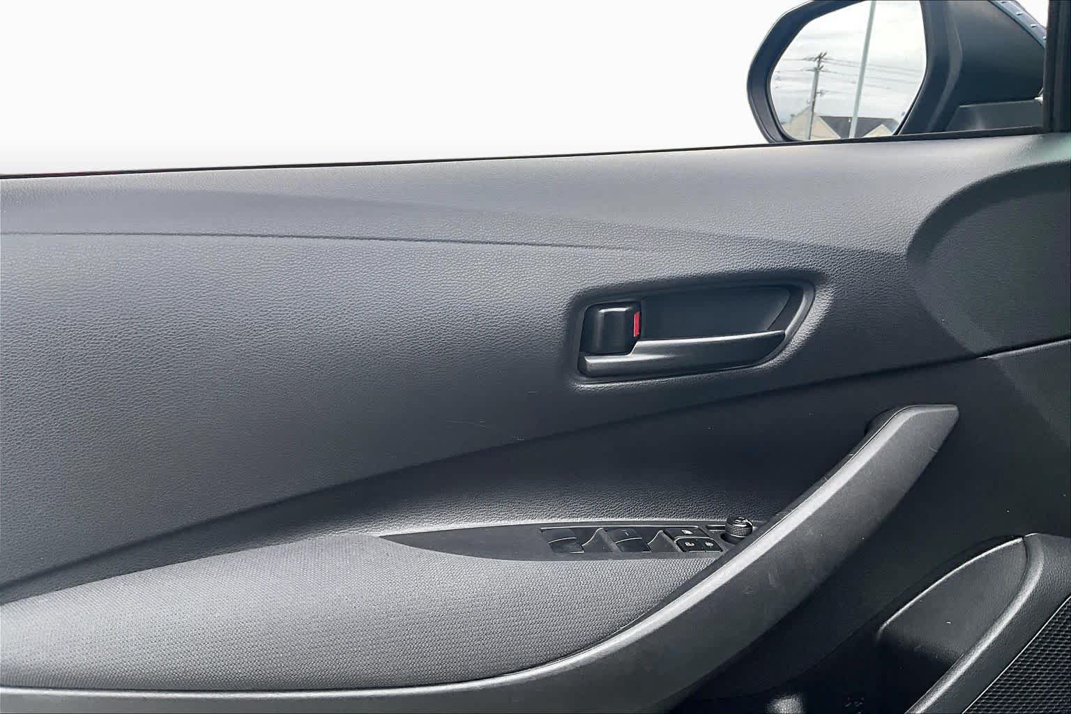 Used 2022 Toyota Corolla LE FWD image 21