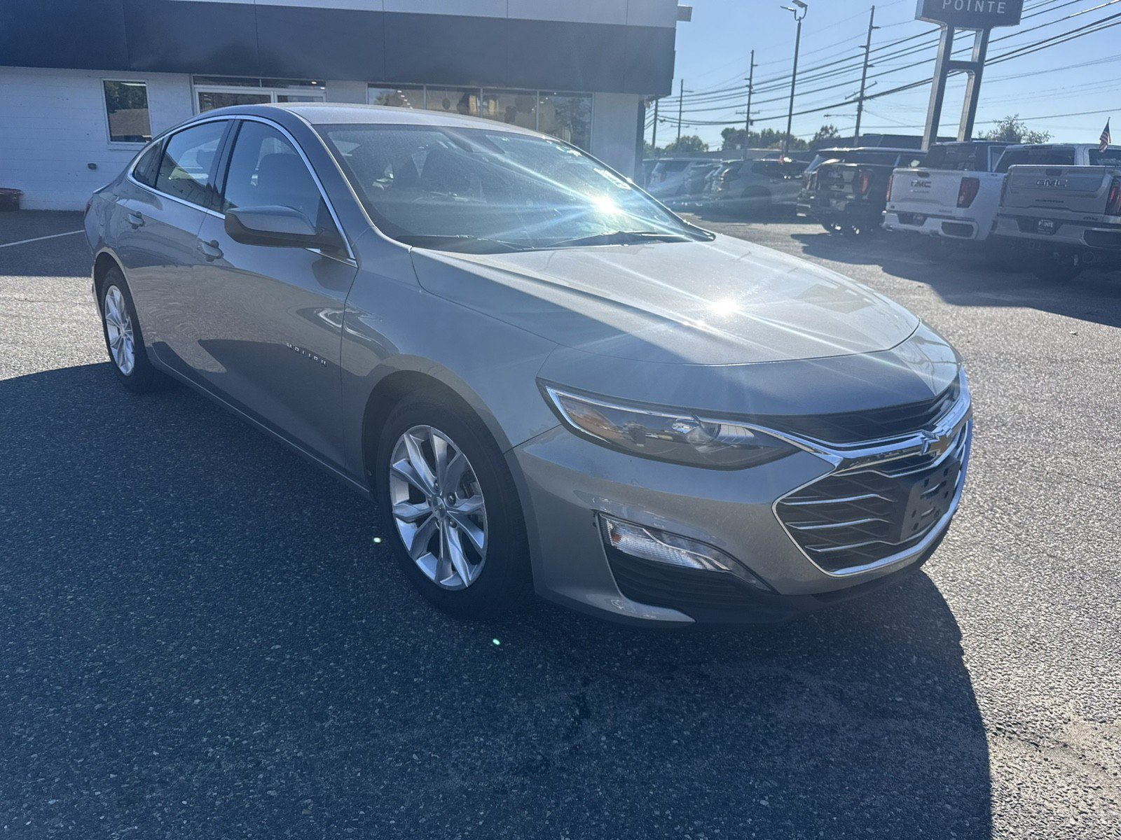 Used 2023 Chevrolet Malibu LT FWD image 1