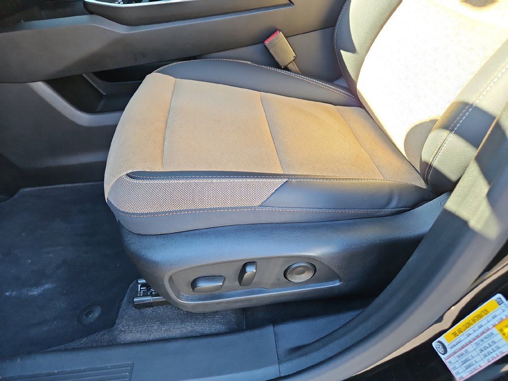 Used 2025 Chevrolet Equinox ACTIV FWD image 20