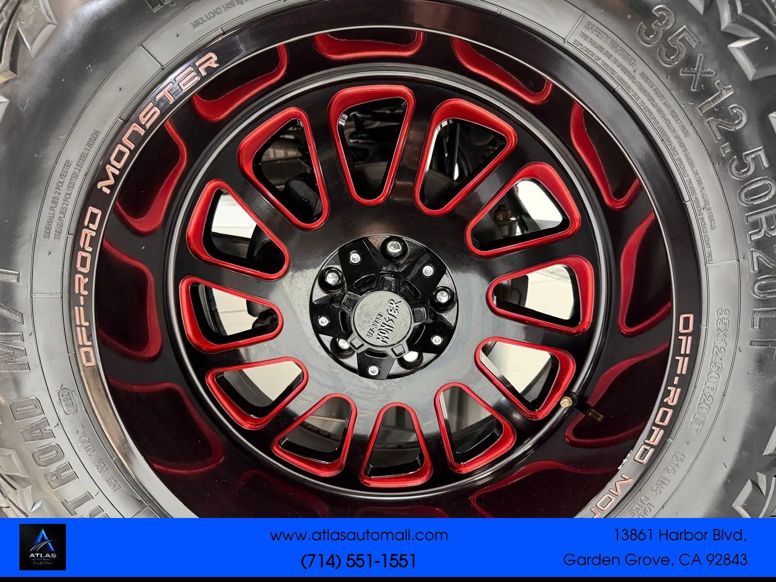 Used 2018 Jeep Wrangler Unlimited Sahara AWD/4WD image 8