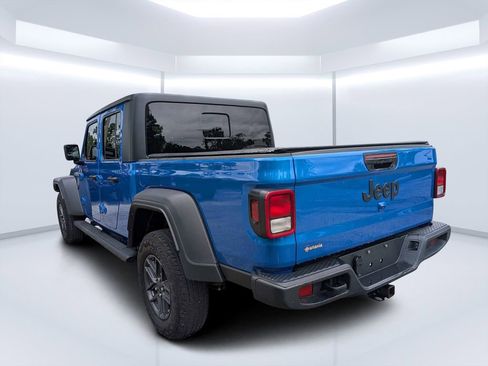 Used 2025 Jeep Gladiator Sport AWD/4WD image 5