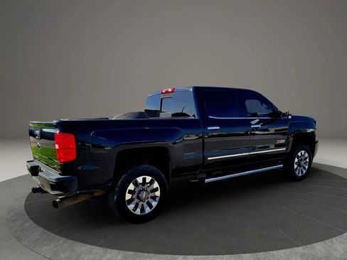 Used 2017 Chevrolet Silverado 2500 LTZ image 6