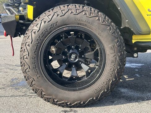 Used 2023 Jeep Wrangler Unlimited Rubicon w/ LED Lighting Group image 34