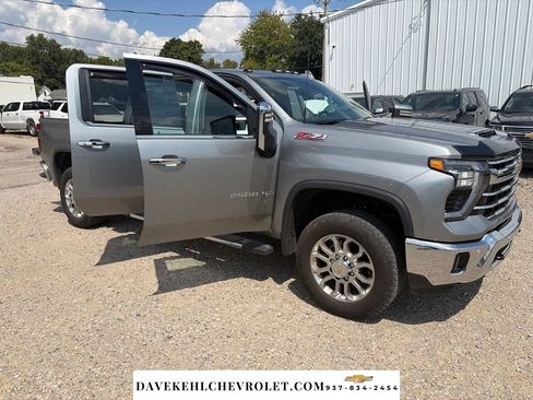 Used 2025 Chevrolet Silverado 2500 LTZ w/ LTZ Plus Package AWD/4WD image 38