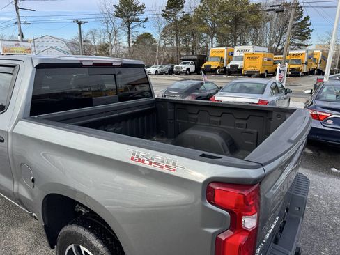 Used 2019 Chevrolet Silverado 1500 LT Trail Boss image 8