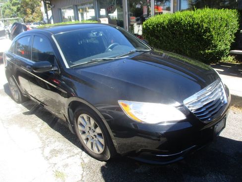Used 2013 Chrysler 200 LX image 1