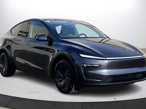 Used 2026 Tesla Model Y AWD image 2