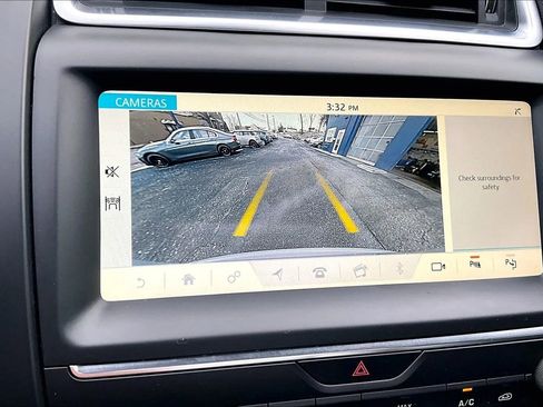 Used 2019 Jaguar E-PACE R-Dynamic SE image 21