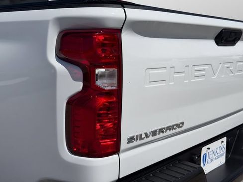 Used 2025 Chevrolet Silverado 2500 Custom w/ Custom Value Package AWD/4WD image 15