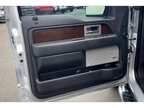 Used 2012 Ford F150 Lariat w/ Lariat Chrome Pkg image 23