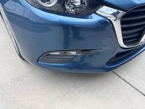 Used 2017 MAZDA MAZDA3 Touring FWD image 9