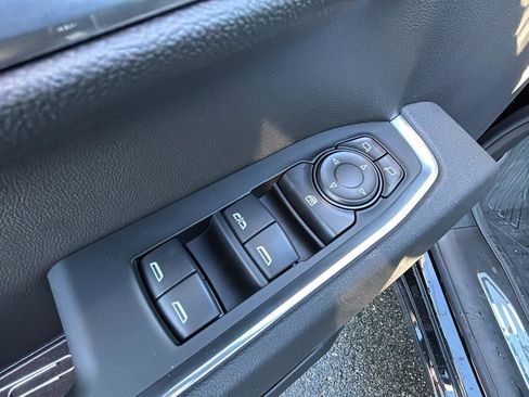 New 2026 GMC Sierra 1500 SLE image 25