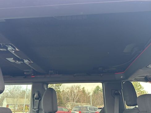 Used 2021 Ford Bronco Wildtrak image 9