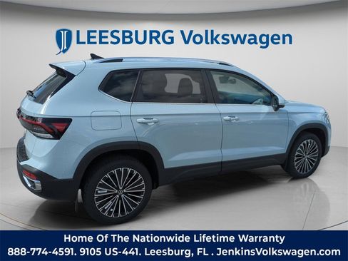 New 2026 Volkswagen Taos SE image 5