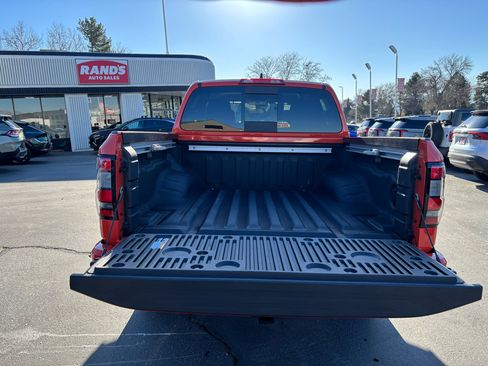 Used 2025 Nissan Frontier PRO-4X w/ Pro Convenience Package image 7