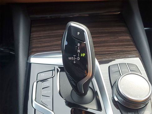 Used 2023 BMW 530i w/ Premium Package image 30