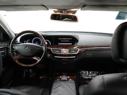 Used 2011 Mercedes-Benz S 550 4MATIC image 13