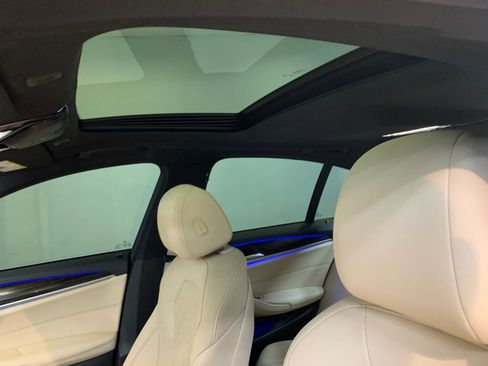 Used 2022 BMW 530i xDrive w/ Premium Package image 19