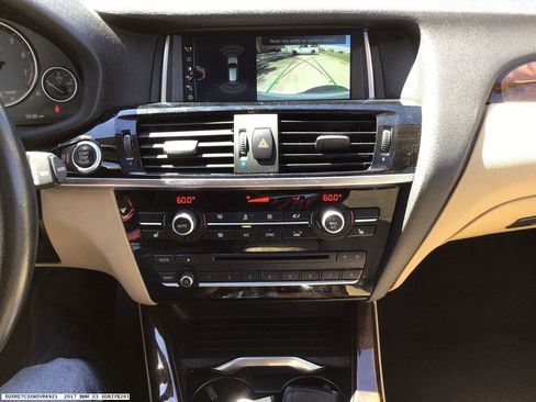 Used 2017 BMW X3 sDrive28i image 9