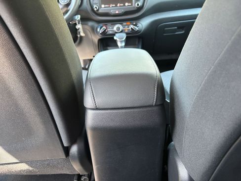 Used 2025 Kia Soul LX w/ LX Technology Package image 23