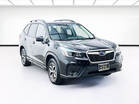 Used 2021 Subaru Forester Premium image 3