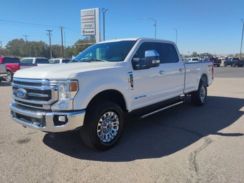 Certified 2022 Ford F350 Lariat w/ Chrome Package image 3