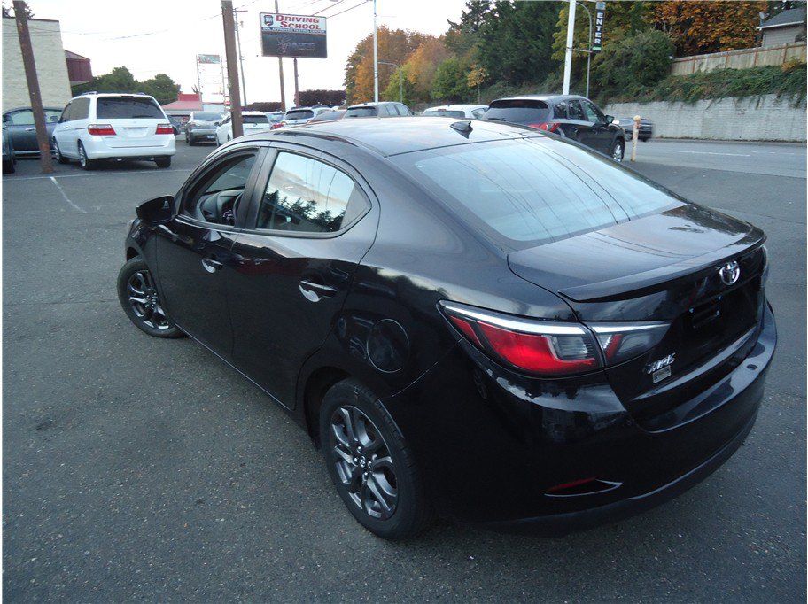 Used 2019 Toyota Yaris LE FWD image 6