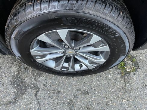 Used 2025 Chevrolet Equinox LT image 30