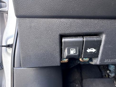 Used 2021 Nissan Versa SV image 24