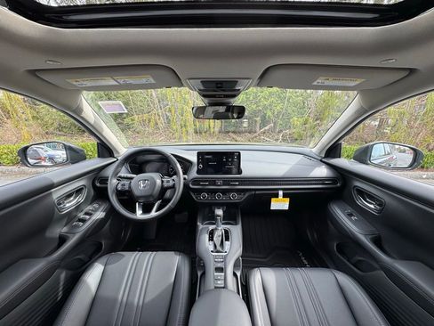 New 2026 Honda HR-V EX-L image 2