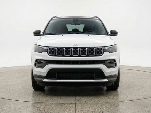 Used 2025 Jeep Compass Limited image 2