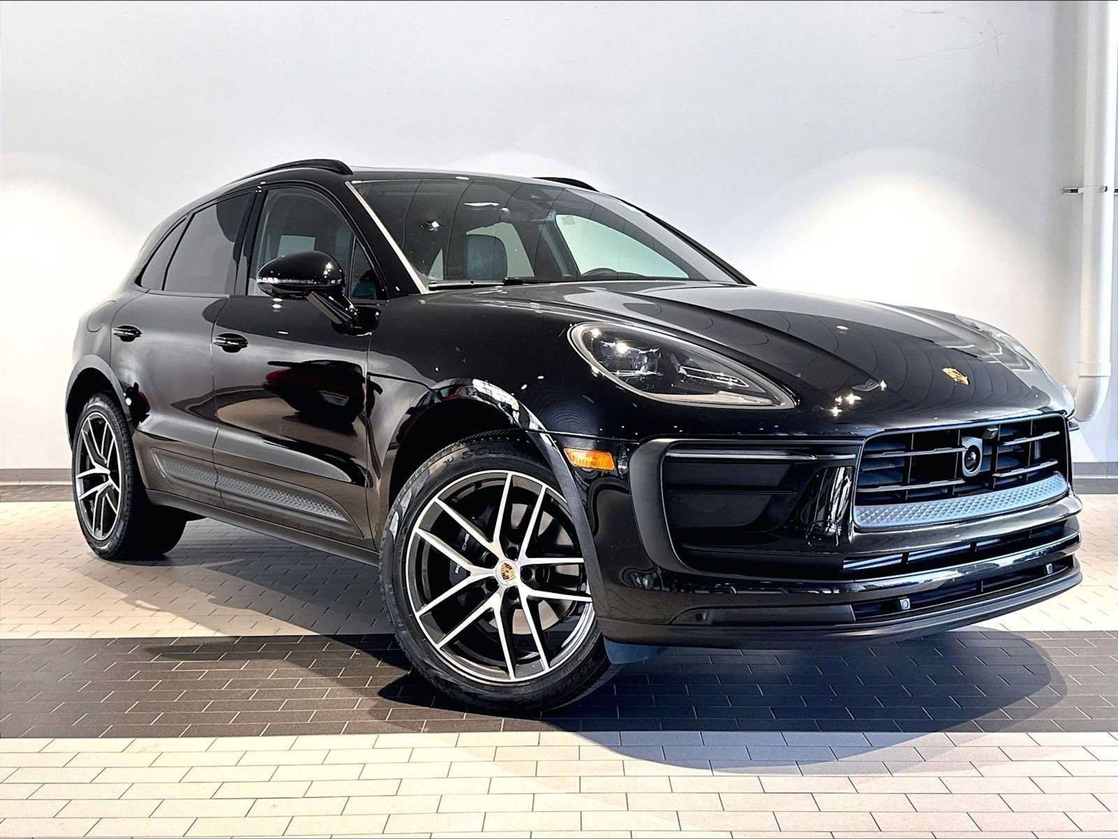 Used 2026 Porsche Macan AWD/4WD image 13