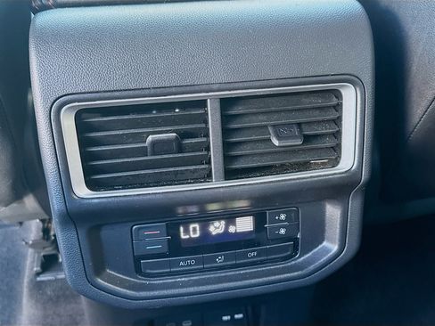 Certified 2025 Volkswagen Atlas Peak Edition SE image 23