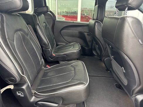 Used 2022 Chrysler Pacifica Limited w/ S Appearance Package image 24