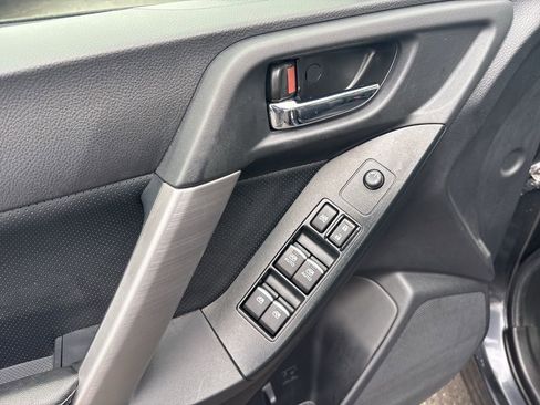 Used 2018 Subaru Forester 2.5i Premium w/ Popular Package #3B image 19