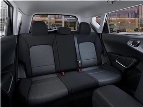 New 2025 Kia Soul LX image 28