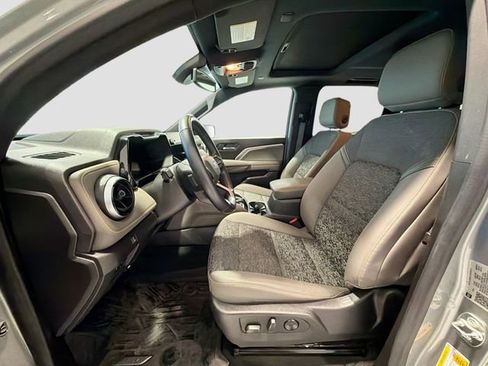 Used 2024 Chevrolet Colorado ZR2 image 19