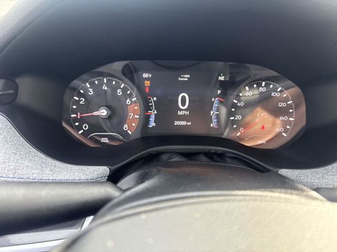 Used 2024 Jeep Compass Latitude w/ Sun and Sound Group AWD/4WD image 16