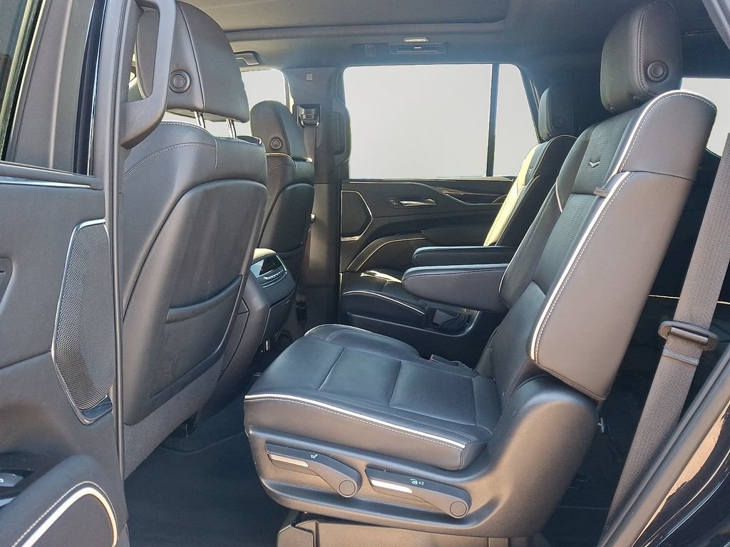 Used 2023 Cadillac Escalade Sport AWD/4WD image 8