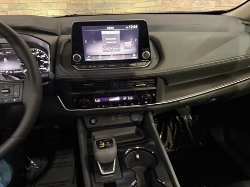 Certified 2025 Nissan Rogue SV w/ SV Premium Package FWD image 21