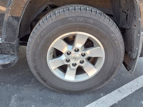 Used 2013 Toyota 4Runner SR5 image 21