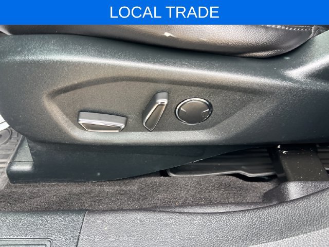Used 2018 Ford Explorer XLT w/ Equipment Group 202A AWD/4WD image 12