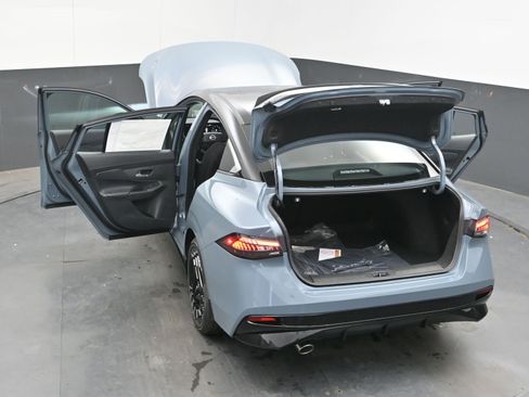 New 2026 Nissan Sentra SR FWD image 44