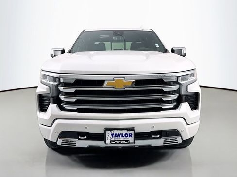 Used 2024 Chevrolet Silverado 1500 High Country w/ Technology Package image 2