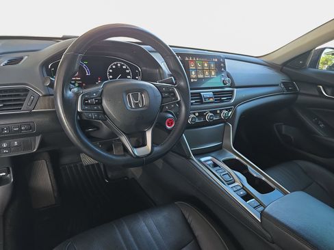 Certified 2018 Honda Accord Touring image 18