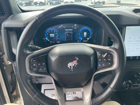 Used 2025 Ford Bronco Badlands AWD/4WD image 17