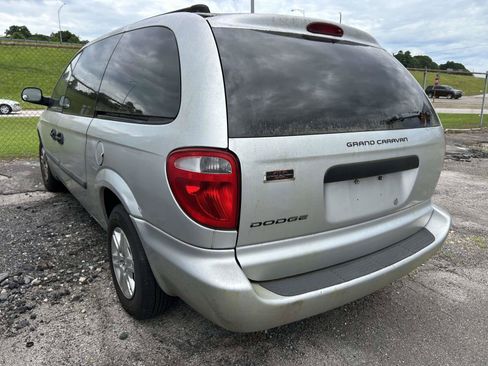 Used 2005 Dodge Grand Caravan SE w/ Popular Equipment Group I FWD image 3